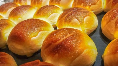 酶制剂赋焙烤食品——让面包更松软，保质期还延长